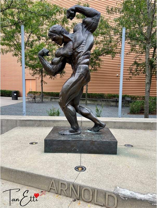 Statue von Arnold Schwarzenegger in Columbus