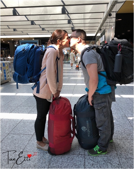 Bern Abreise mit Rolltaschen